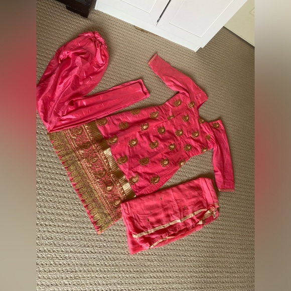 Indian Punjabi suit - Picture 1 of 3